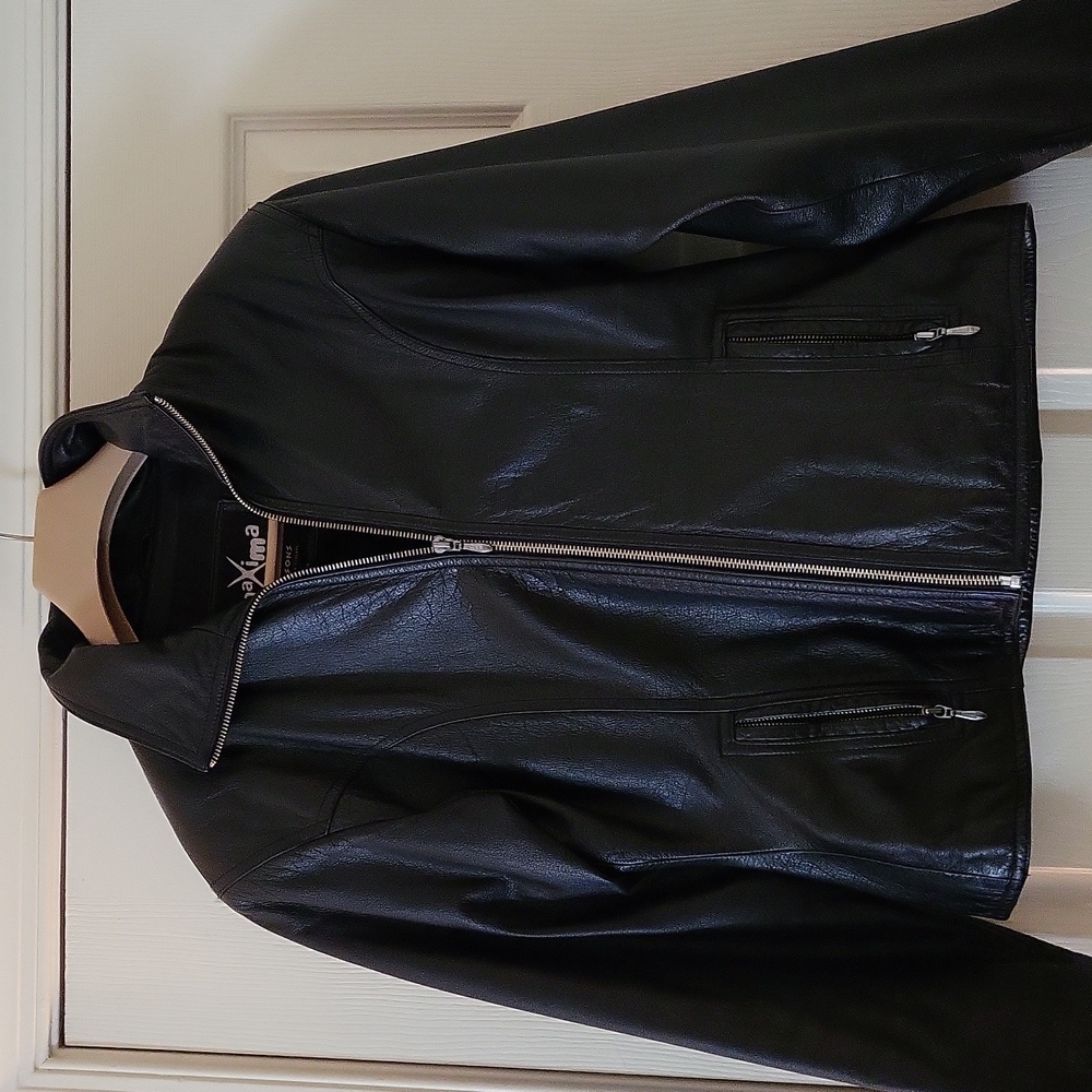 WILSON LEATHER 100% LEATHER SZ MED. BLACK ZIP UP JACKET WAIST LENGTH GOOD CONDI